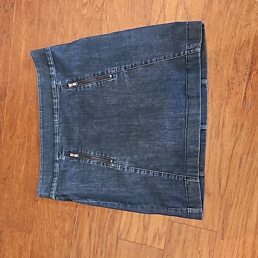 Ann Taylor blue denim skirt  size 6.